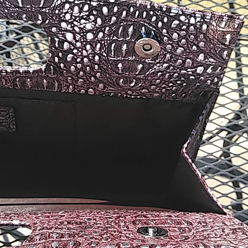 Faux crocodile clutch‎
